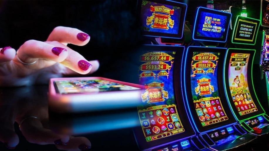 Tampilan layar permainan Adventures Beyond Wonderland dengan gulungan slot dan tema fantasi